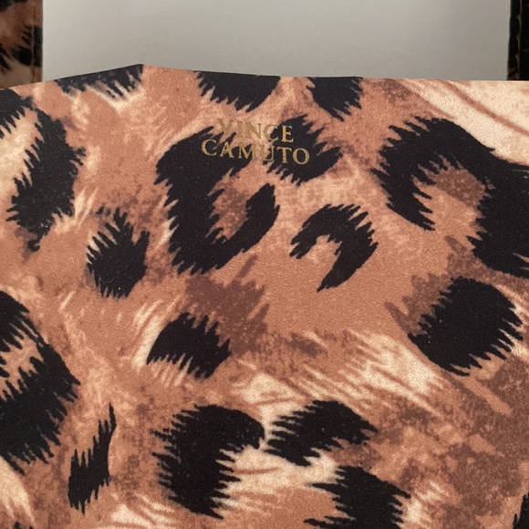 Vince Camuto Beach Bag - Picture 2 of 9